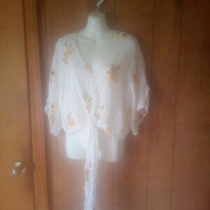Polly Esther Women's White Yellow Flowers Short Sleeve Top Size S